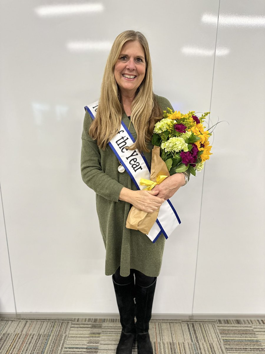 NetZeroLee's tweet photo. Congratulations to @JenningsLaura18 for representing @NetZeroLee as our 2022-2023 Teacher of the Year.  Your passion for learning and your growth mindset are contagious. #rjlyear9 https://t.co/3YdkPLwrZ8