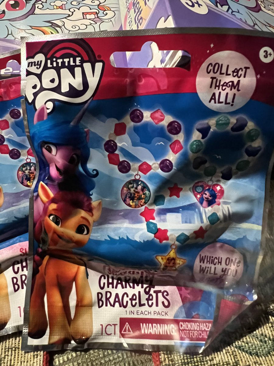 ramivic's tweet photo. Ponies found at the local Dollar Tree! #mlpmerch #mlpg5 @Brony_RT #puzzles #bracelet #mlp https://t.co/Vx6ABmd3YH