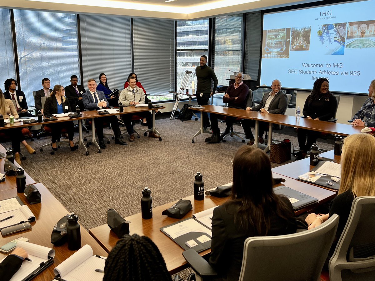 SECAcademics's tweet photo. From tours, panels, resume feedback and networking opportunities, thank you to @CoxEnterprises, @IHGhotels and @KPMG for meeting with our @SEC Career Tour participants. 👏👏

#ItJustMeansMore https://t.co/bArhbECNhZ