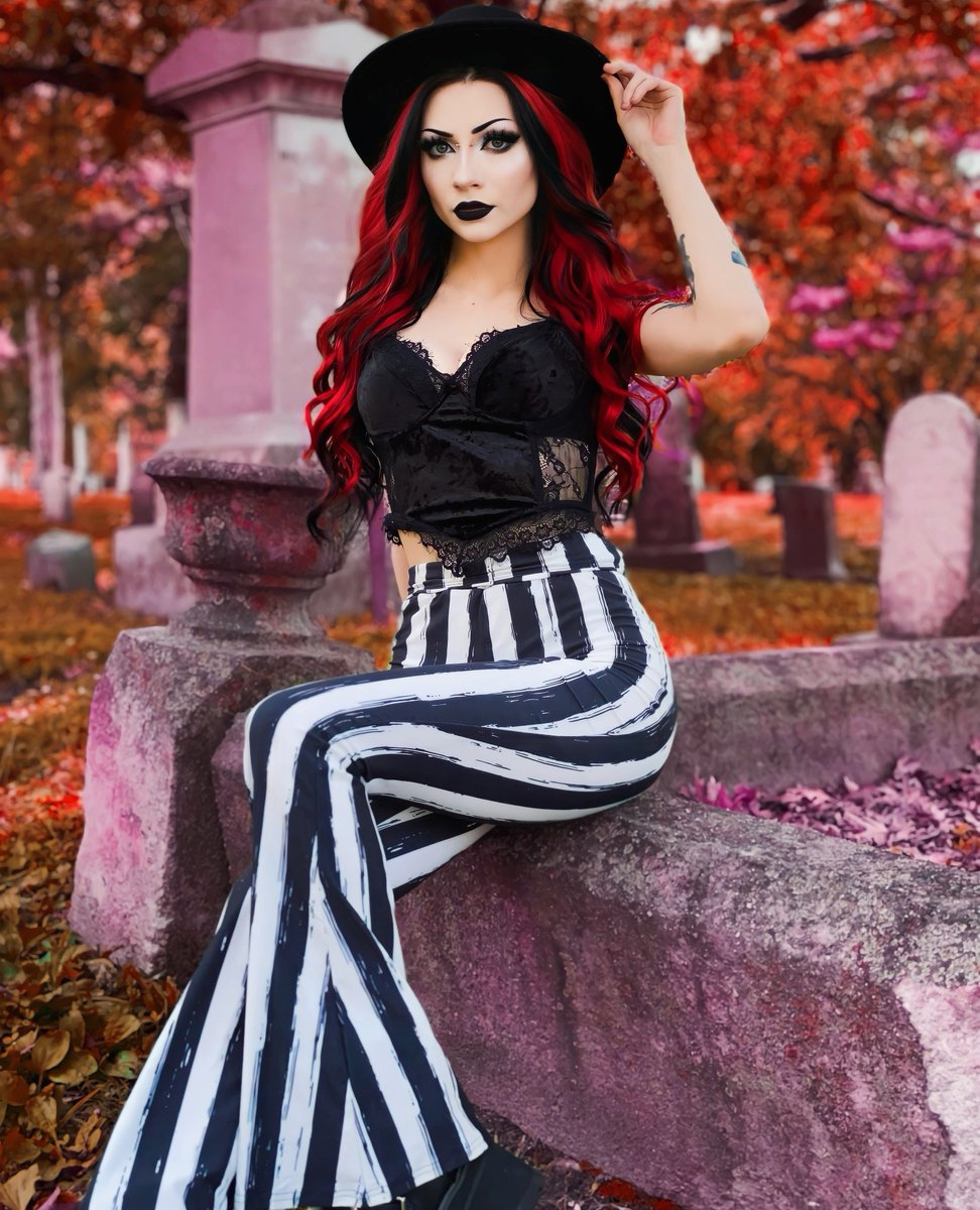 toofastclothing's tweet photo. The Perfect Pant Doesnt Exis....
↓↓
:
★ SHOP NOW ★ https://t.co/i3sHtBEiPg ★
:
:
★
#toofastclothing
#bellbottompants #bellbottoms #bellbottomsareback #bellbottomsforever #flarepants #flarepantslovers #hellzbellz #70spants #70sfashion #70sstyle#pastelgoth https://t.co/7EvYOz2W8m
