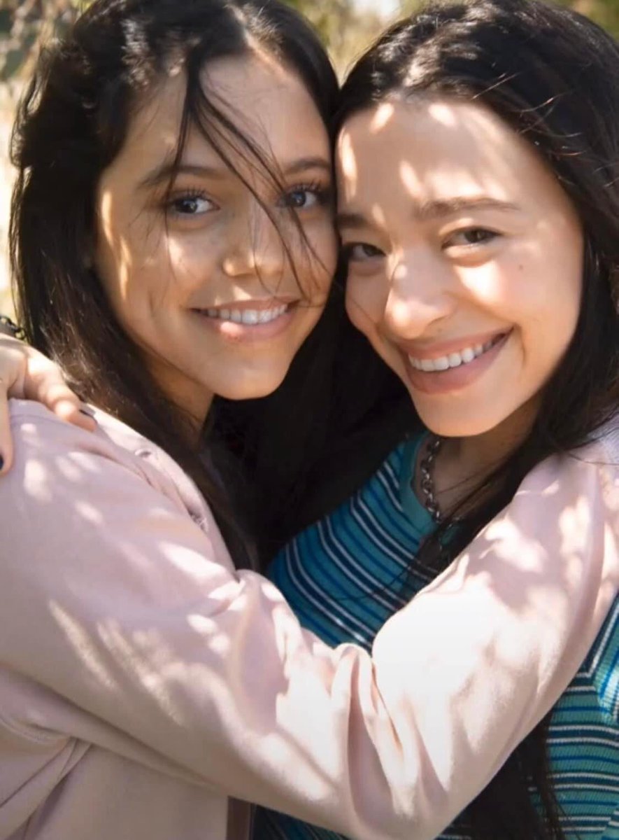 tara and amber, they were supposed to be dating in scream 5