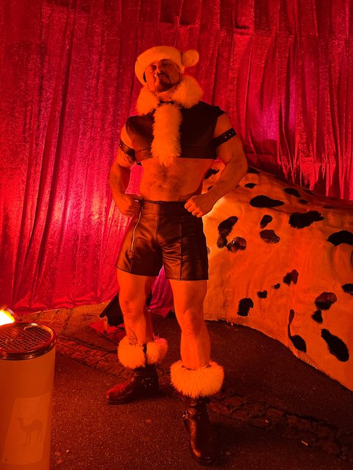 Merry fucking Dickmas It&rsquo;s nearly that time of year, and Bad Santa is on the fucking prowl He&rsquo;s available