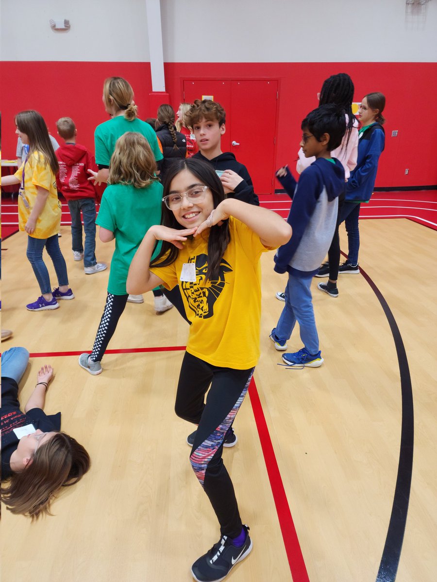 HMonti41's tweet photo. SO happy to take these leaders to the MW District Workshop for MS Student Council. Lots of laughs, smiles, and memories made! 😎 #IAJHSC https://t.co/CDLZP5NXyi