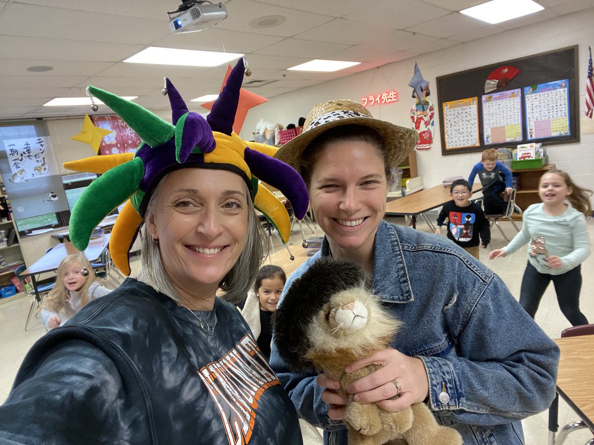 frysensei's tweet photo. Oh boy… more Star Colors for @EES_Mustangs kinders!!! #chairo #murasaki #FunwithFrySensei!! @barkerclass @McKinderCrew https://t.co/4dTeGXIisW