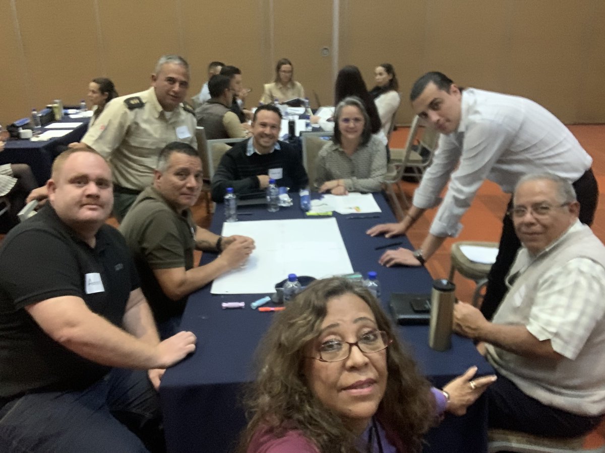 ampatyher's tweet photo. Semana intensa 30-11-22 Curso de Capacitación sobre Seg y Salud en el Trabajo módulo 3 proyecto de la Mejora de la Seguridad y Salud en el Trabajo en las cadenas del chile y del tomate en Jalisco @OITMexico #FVZ @YesssiCC participación @CTM_JaliscoFTJ @druida33 #MartinRamgel https://t.co/6aDHnrdnH2