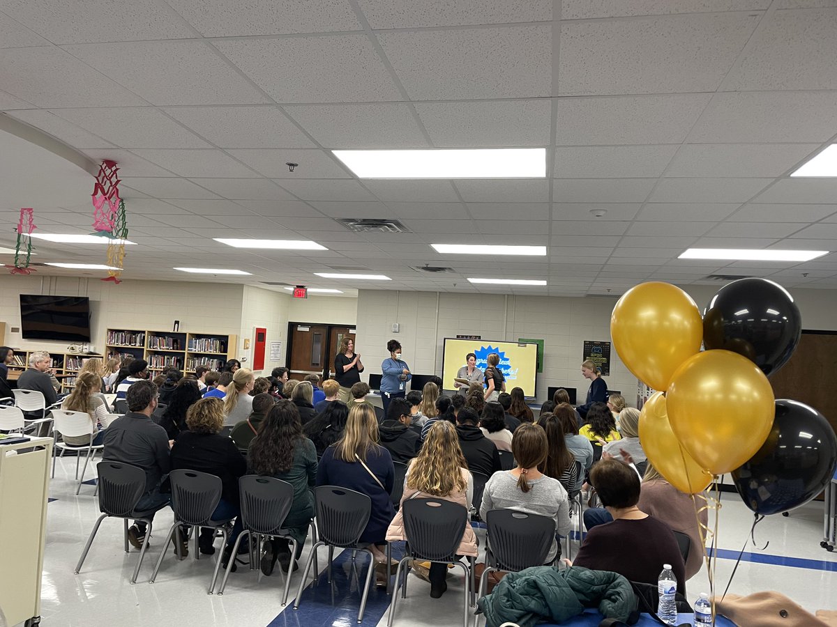 HolcombBridgeMS's tweet photo. Proud of our #HBMSHawks #JrBeta members & their dedication to integrity, service, and community. Beautiful induction service today in our #HBMSNest — love our outstanding community support for our kids committed to doing big things! https://t.co/mwIUzjT4tj
