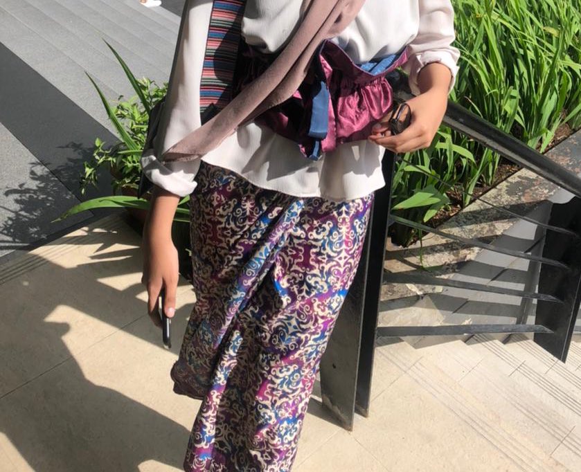 myjusun's tweet photo. “Kemerdekaan berpakaian dengan budaya keberagaman berkain”

Akhir-akhir ini busana berkain lagi marak banget di media sosial. Tapi, kenapa ya kita sebagai anak muda harus memakai kain di jaman sekarang? Mari kita ulas bersama!

#WartaBhinnekaAvicenna

— a thread https://t.co/U98WduA6VH