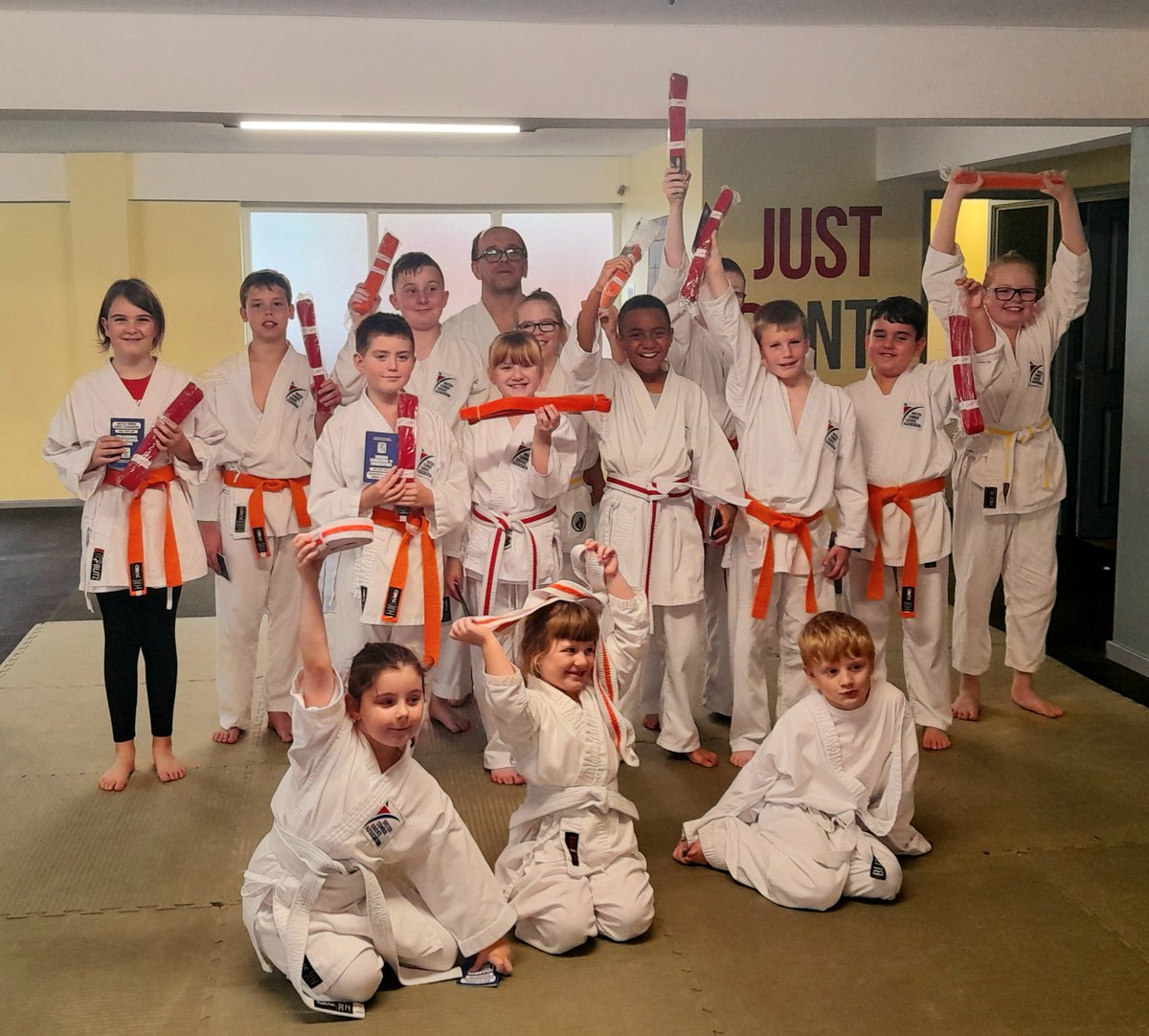 Douglas Hunter tweet media