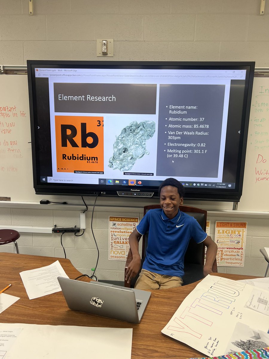 Washington1911_'s tweet photo. Students at @HaynesMiddle display what they know about the #PeriodicTable and all it has to offer to the world! #ScienceTwitter @MetroSchools https://t.co/Ccpb4Kwf3D