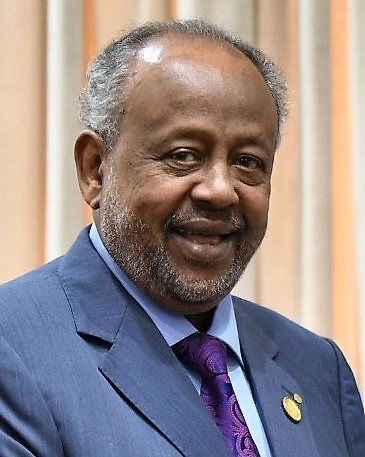 Yibuti_533's tweet photo. Queremos mandarle un afectuoso saludo a Ismail Omar Guelleh, presidente de la República de Yibuti, en el aniversario de su nacimiento. También nos disculpamos por el tardío mensaje, puesto que su cumpleaños fue hace 3 días. Feliz vida, Omar querido. https://t.co/kOIcDWwhBL