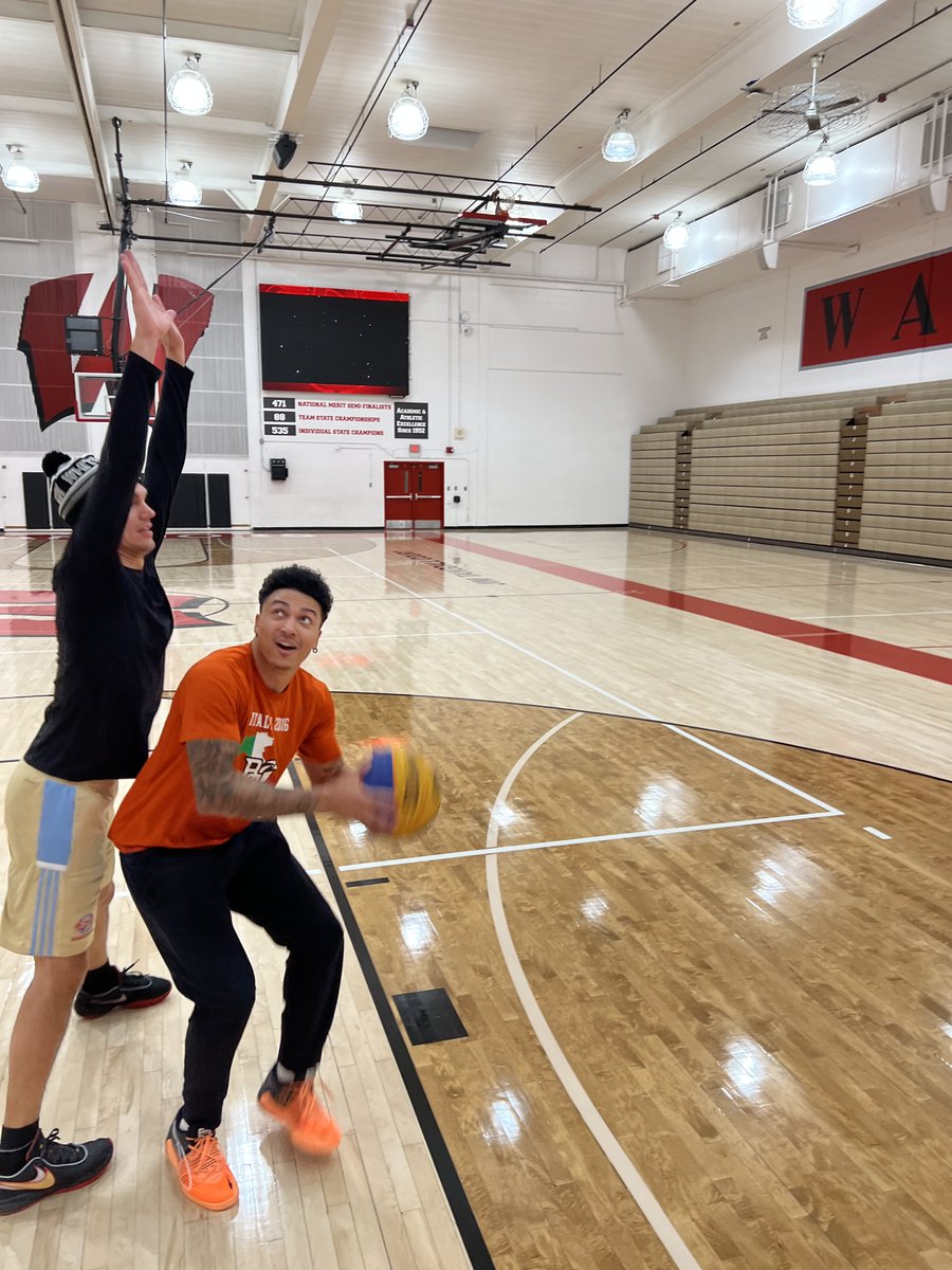 HoopItUp's tweet photo. Follow Hoop It Up Champs @3ballusa Omaha to the FIBA 3x3 Abu Dhabi Final. @mitchellhahn will be providing regular updates exclusively to https://t.co/cFVYxdKF3G during the team’s travel and preparations for the tournament. Check out the first update here:
https://t.co/vFWbO9ODoK https://t.co/7z77awNGCH