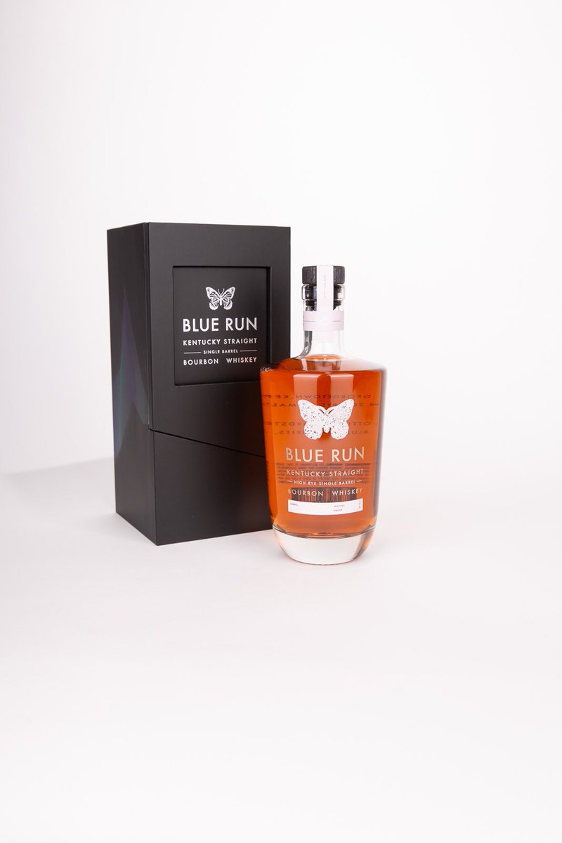 bluerunspirits's tweet photo. Each bottle includes a luxury display box inspired by the Northern lights, this is a reminder to set your alarm. #bluerunwintersolstice #12daysofbourbon https://t.co/2V7vRaenvQ