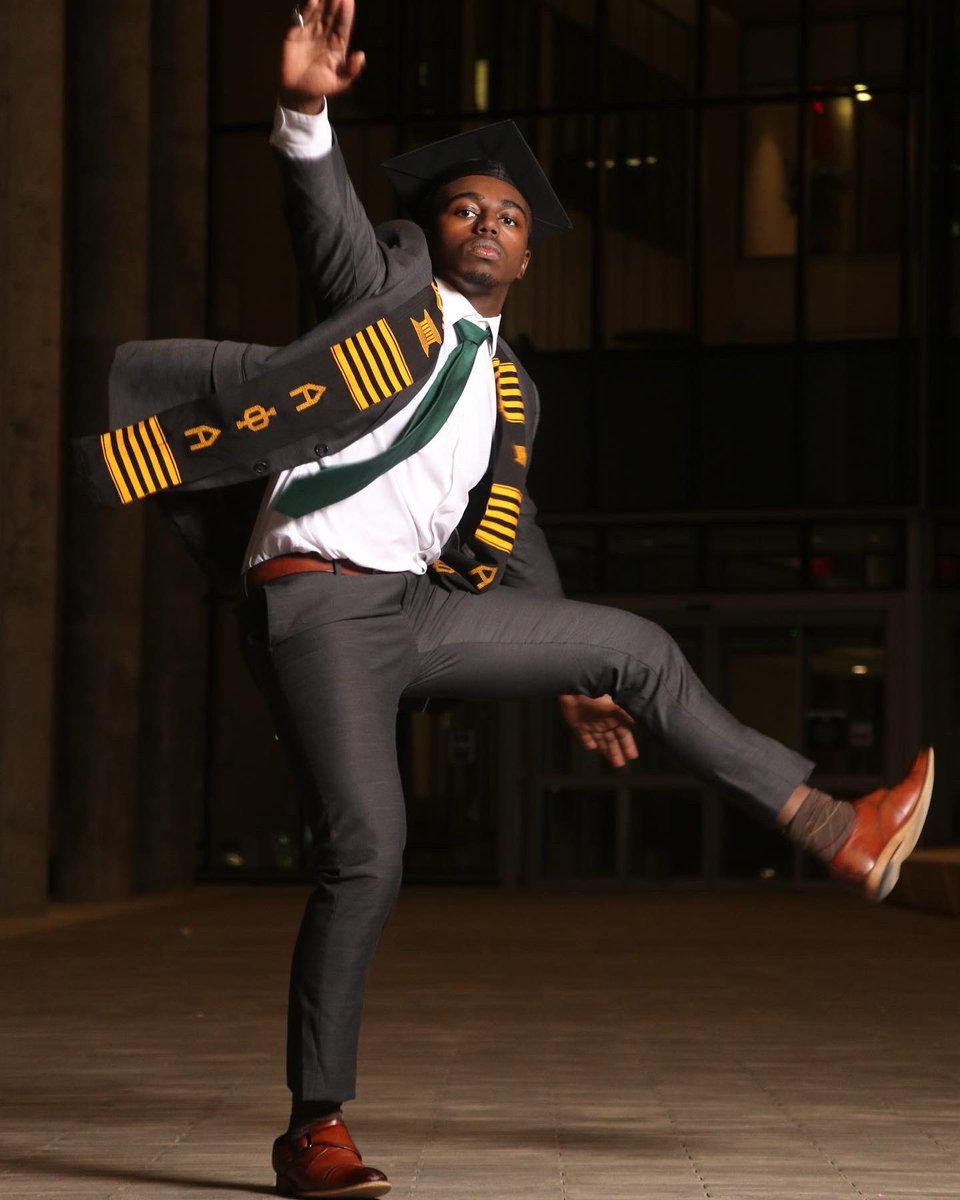 xavienjohns's tweet photo. Pops this one is for you 🕊

Aug. 2nd 2022 I held my mom as you went on to glory and 136 days later on Dec. 16th I’ll hold her after I walk the stage. This has been the most challenge semester of my life without you, but i’m thankful for the tenacity that you instilled in me. https://t.co/t66Qh3mtNE