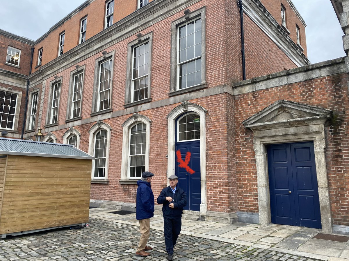 LifeTenement's tweet image. Took a walk over to children’s court in Dublin Castle with some pals, it gave me the creeps. I said to my pals I can still hear the screams of my mother as myself &amp;amp; other children were taking out of the lockup room &amp;amp; put into the back of the prison van. As we were driven 1/4