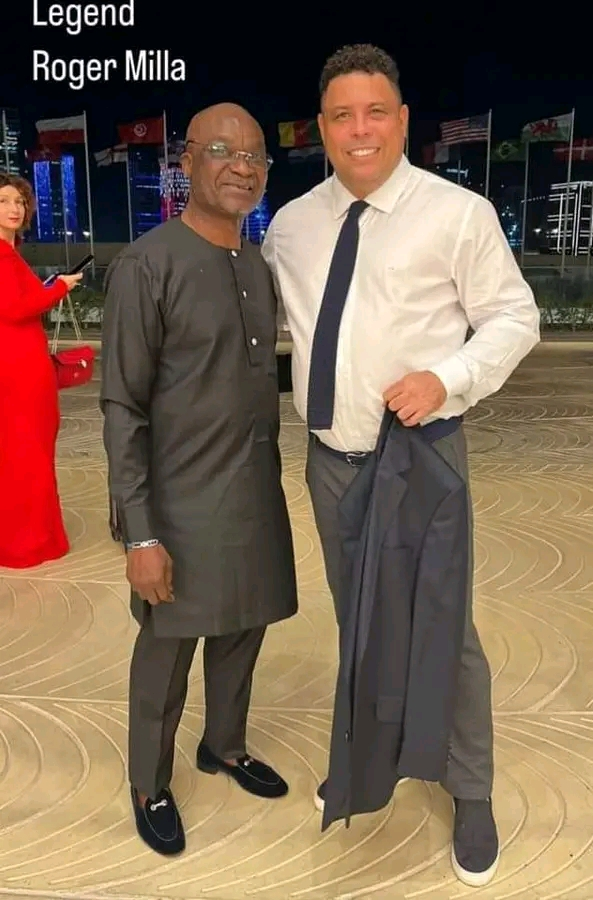 Ssangody's tweet photo. Roger Milla of Cameroon  🇨🇲 And Ronaldo Brazil 🇧🇷

#FIFAWorldCup2022
#FIFAWorldCup
#Qatar2022  
#TeamCameroon
#TeamCameroun
#wegotakethatcup https://t.co/A51ZBgfksy