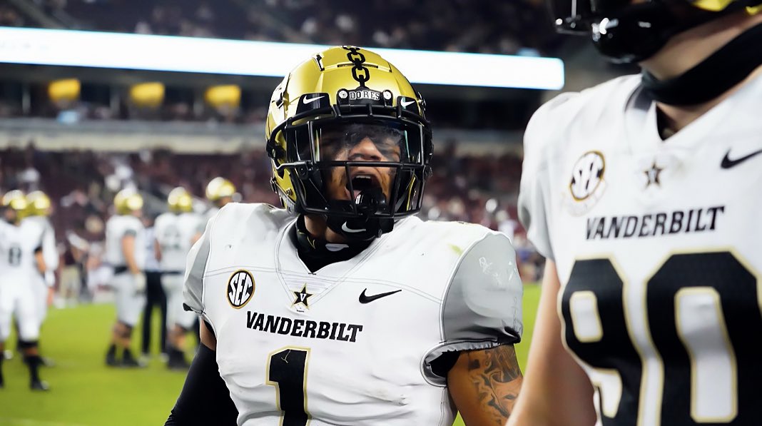 aaronflowers06's tweet photo. #AGTG After a great call with @CoachHowellVU I’m Blessed and Honored to receive my 13th #D1 from Vanderbilt University ⚓️ #AnchorDown @CoachFleen @coachjordan03 @VandyFootball https://t.co/kHuLCjnIOR