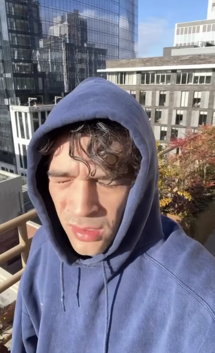 strghtoutamag's tweet photo. is the sun bothering you, my king? https://t.co/QLNldpoweR