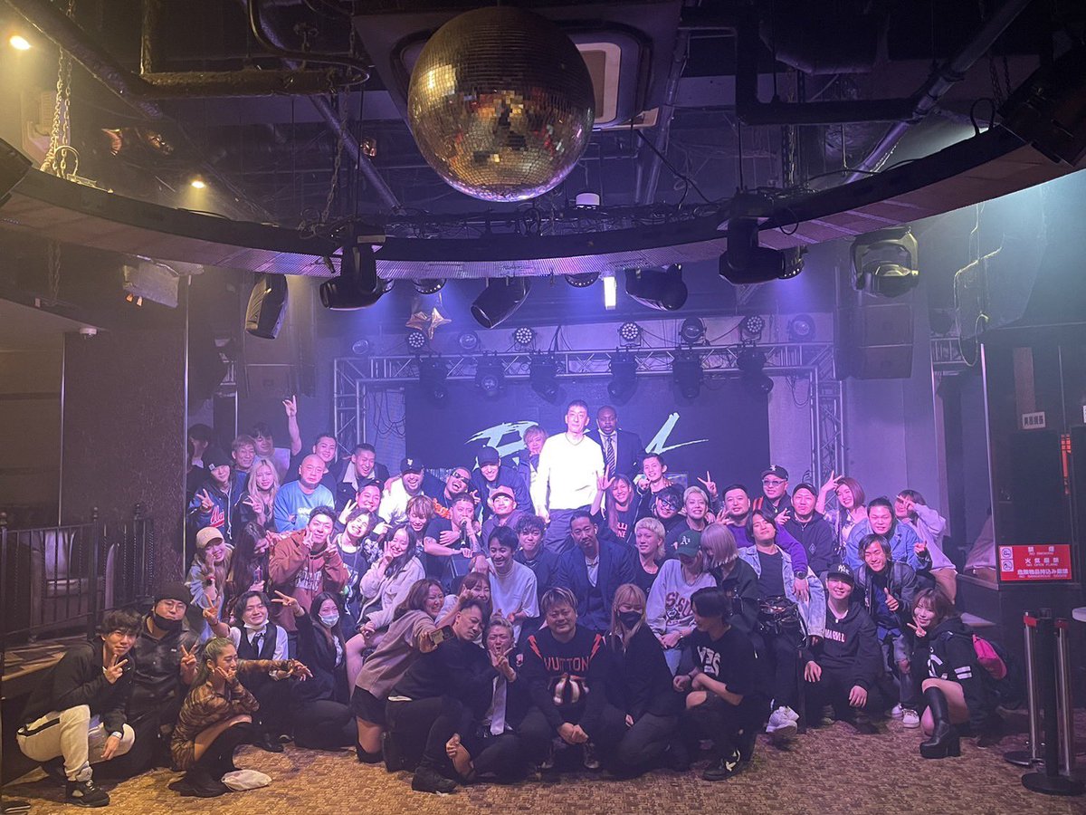 DJ_TAKUMA's tweet photo. すごいPARTYでした！
協力してくれた演者のかたありがとうございました！

SUPER CAMELOT
-RYUGA THANKS- https://t.co/IOfBOwFM2s