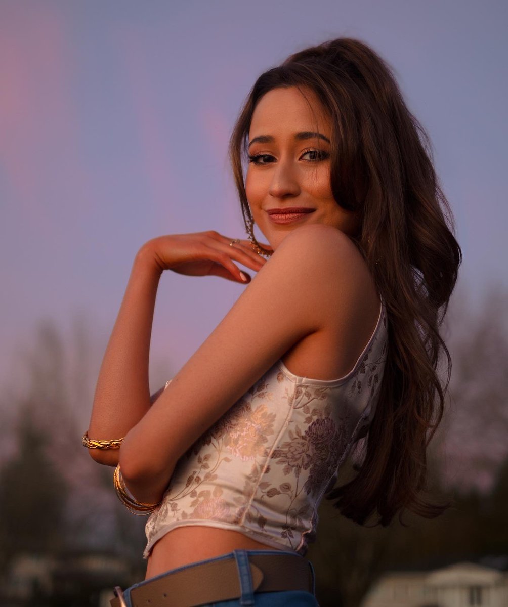 ZeniaMarshall's tweet photo. Thankuuu my loves for all the love this year on #ProveMeWrong &amp; my other singles 🥰💖

This defooo tops my humble records &amp; i have all of y’all listening to thank for that!! 🥹 Plz keep sharing &amp; maybe we can hit 15k by the end of the yr!! 💃🏻🪩 #spotifywrapped2022 https://t.co/2jxas73nbJ