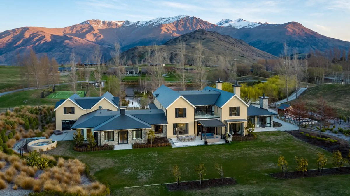 PremRealEstate's tweet photo. Encompassed by a private verdant oasis in Bendemeer Estate, lies this prestigious 7 bedroom manor.

PREMIUM REAL ESTATE LTD MREINZ LICENSED REAA 2008

https://t.co/C3XdYg21vz
#Premium #Realestate #luxury  #dreamhome #luxurylifestyle #Queenstown #views https://t.co/LgLon5zqHu