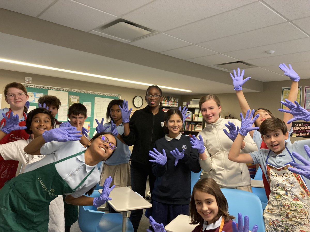 CA8thgrade's tweet photo. Baking cookies in math class!  🍪🍪 @ColumbusAcademy https://t.co/mdiUm6ESK2