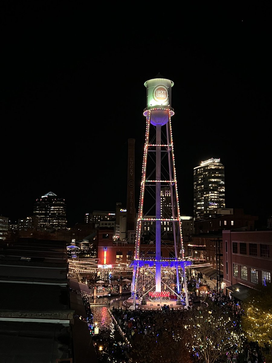 DurhamNC's tweet photo. It’s lit 💡 https://t.co/OIKLEzVsKF