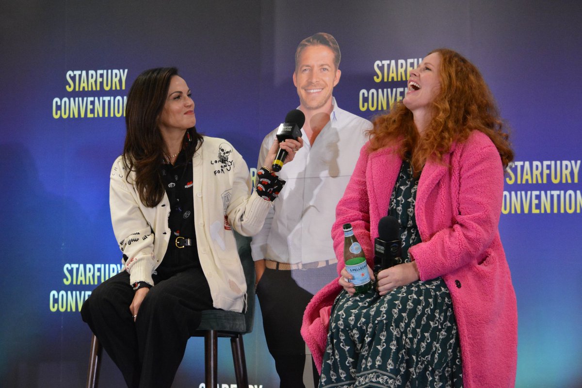annechakm's tweet photo. Q&A with @LanaParrilla and @bexmader
#Enchanted4 #OnceUponATime #TheEvilQueen #TheWickedWitch #Starfury
📷=> https://t.co/nLLf4rE1iB https://t.co/BV91r7pNTI