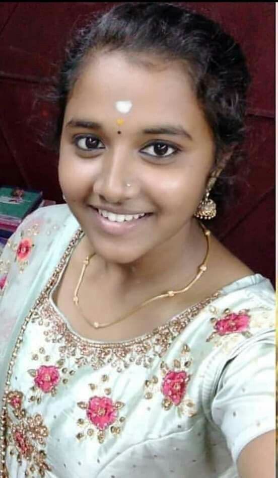 selvi20019's tweet photo. Good Morning my dears  hru, I lov u all
அட போங்க அக்காஸ் !
உங்க மேல அன்பு காட்ட ஒத்தை லவ்வர் , ஒத்தை புருசன் மட்டுந்தான் இருக்காங்க.
என் மேல அன்பு காட்ட டிவிட்டர்ல  பல ஆயிரம் பேர் இருக்காங்க 
(ஒருத்தனும் என்னை கண்டுக்க மாட்டேன்றான், கொடுமை)
லவ்வுனா லவ்வு செம லவ்வு.
ஐ லவ் யு ஆல். https://t.co/v5smjFkaOm