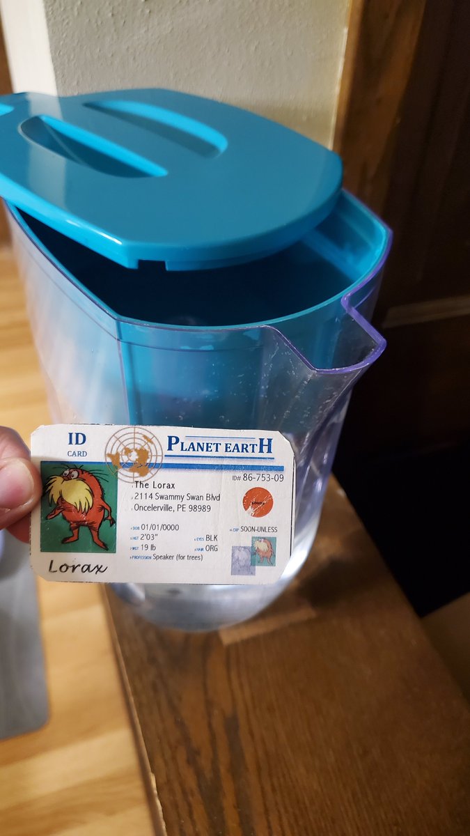 Zachary12024167's tweet photo. I use a water filter to properly filter certain well water pollutants instead of buying plastic water bottles. This reduces potential plastic waste and leaves safer and more usable freshwater for other uses and people.
@franklinlorax #apeswater https://t.co/UJlhxsCuWs