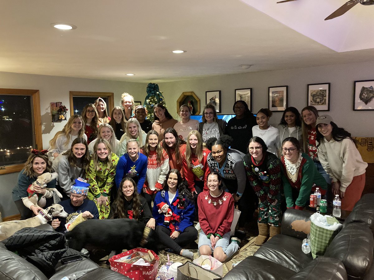 Bethany Volleyball tweet media