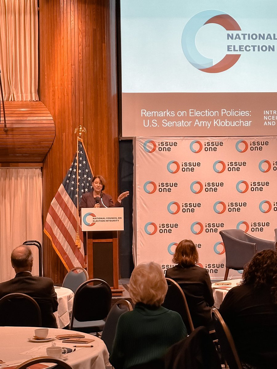 Bipartisan elections event earlier this morning hosted by @IssueOneReform. @Sen_JoeManchin and @amyklobuchar both discussed #ElectoralCountAct reform. Omnibus “is the appropriate place to put it,” Manchin said. Klobuchar agreed: “the omnibus is looking more and more promising.”