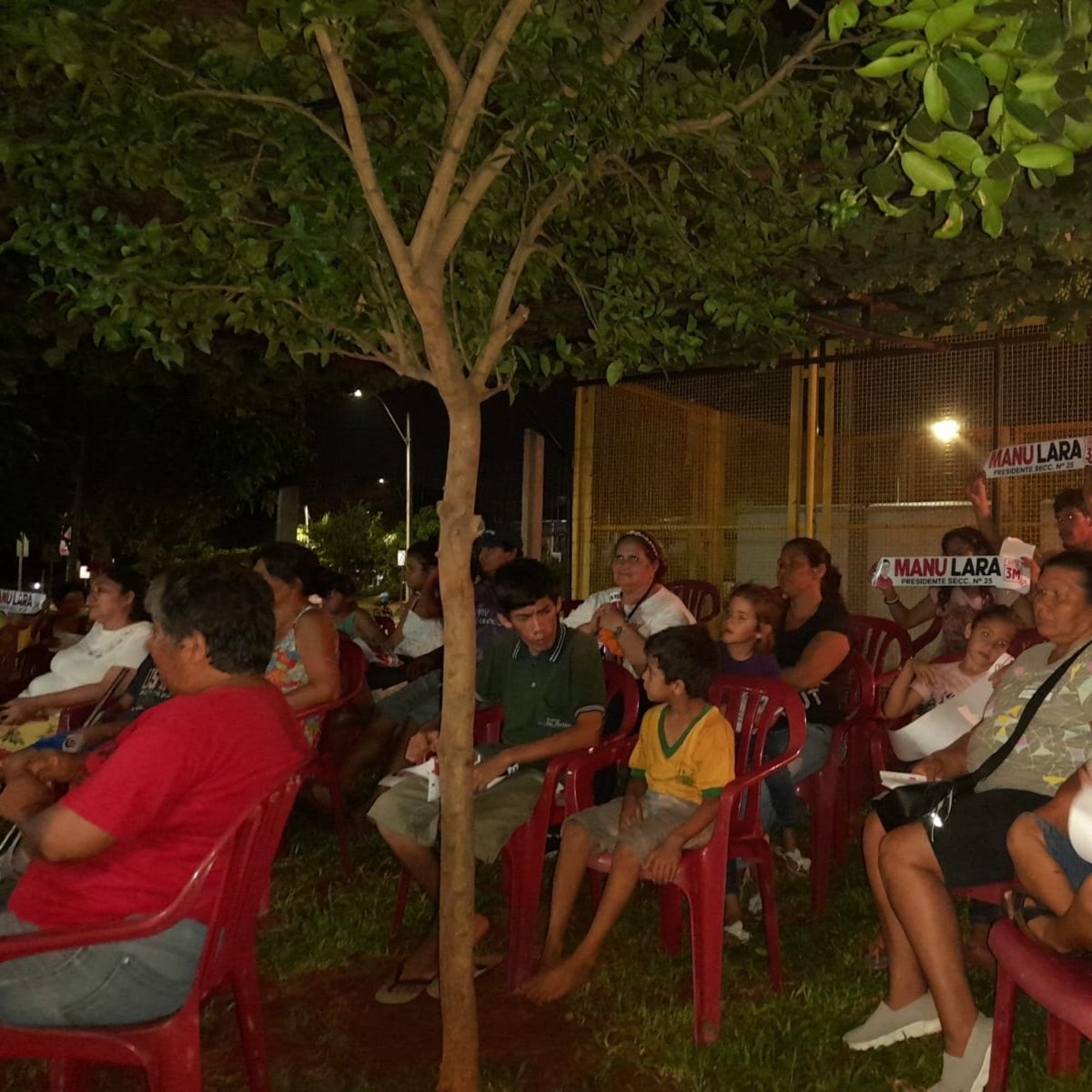 manularapy's tweet photo. 🇵🇾🚩 Que la política sea un punto de encuentro entre vecinos, que la Seccional sea un espacio para la participación ciudadana.
🗓️ ¡Estamos a solo #17Días de lograrlo!
🚩 ¡La renovación está en marcha!
#ATodaMáquina
#LaNuevaGeneración
#ManuLaraPresidente💪🏼🚩
#Lista3M https://t.co/trgJEUTT6b