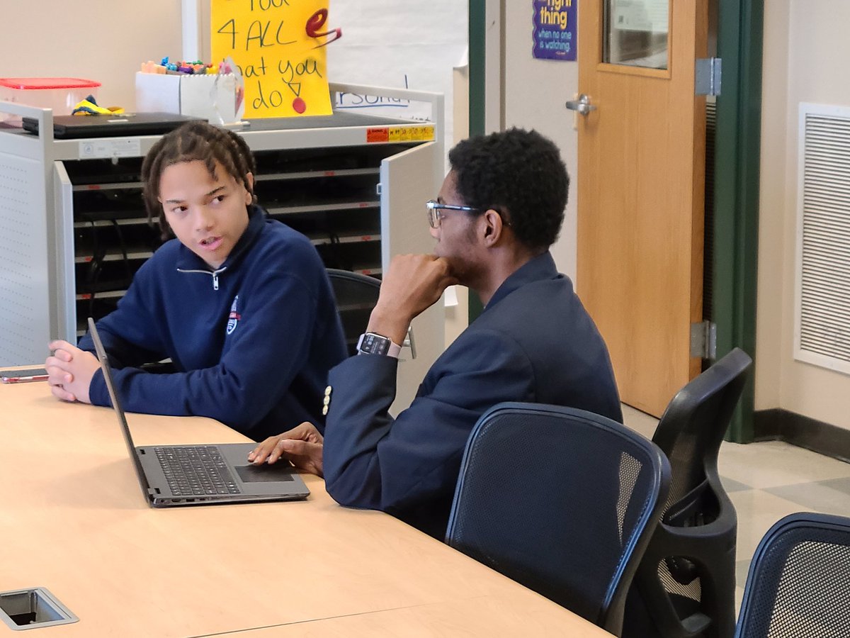 Project Manager Providing Feedback To Peer!! Student Empowered Class Session.... #samsb, #fergflorcte