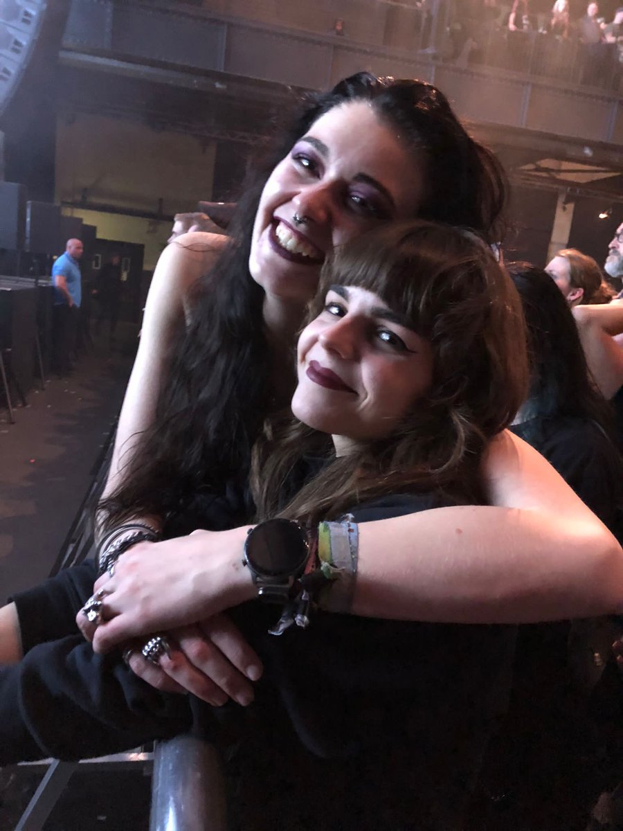 notmaxi1's tweet photo. okay i've been so MIA on here but i saw my favorite people ever again today and bawled my eyes out @LZZYHALE @Halestorm 🧡 https://t.co/IkDeER151W