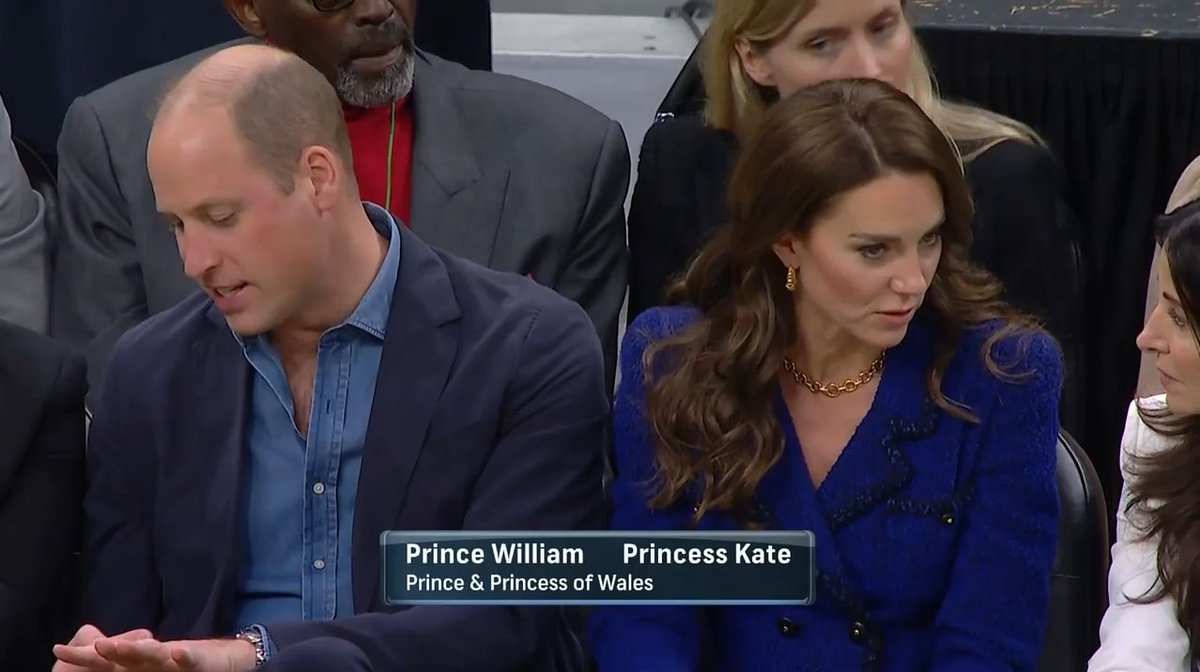 ProdencaSports's tweet photo. El príncipe William y la princesa Kate viendo el clásico de Heat-Celtics
#HumoBasket https://t.co/HTpP7Bnk6t
