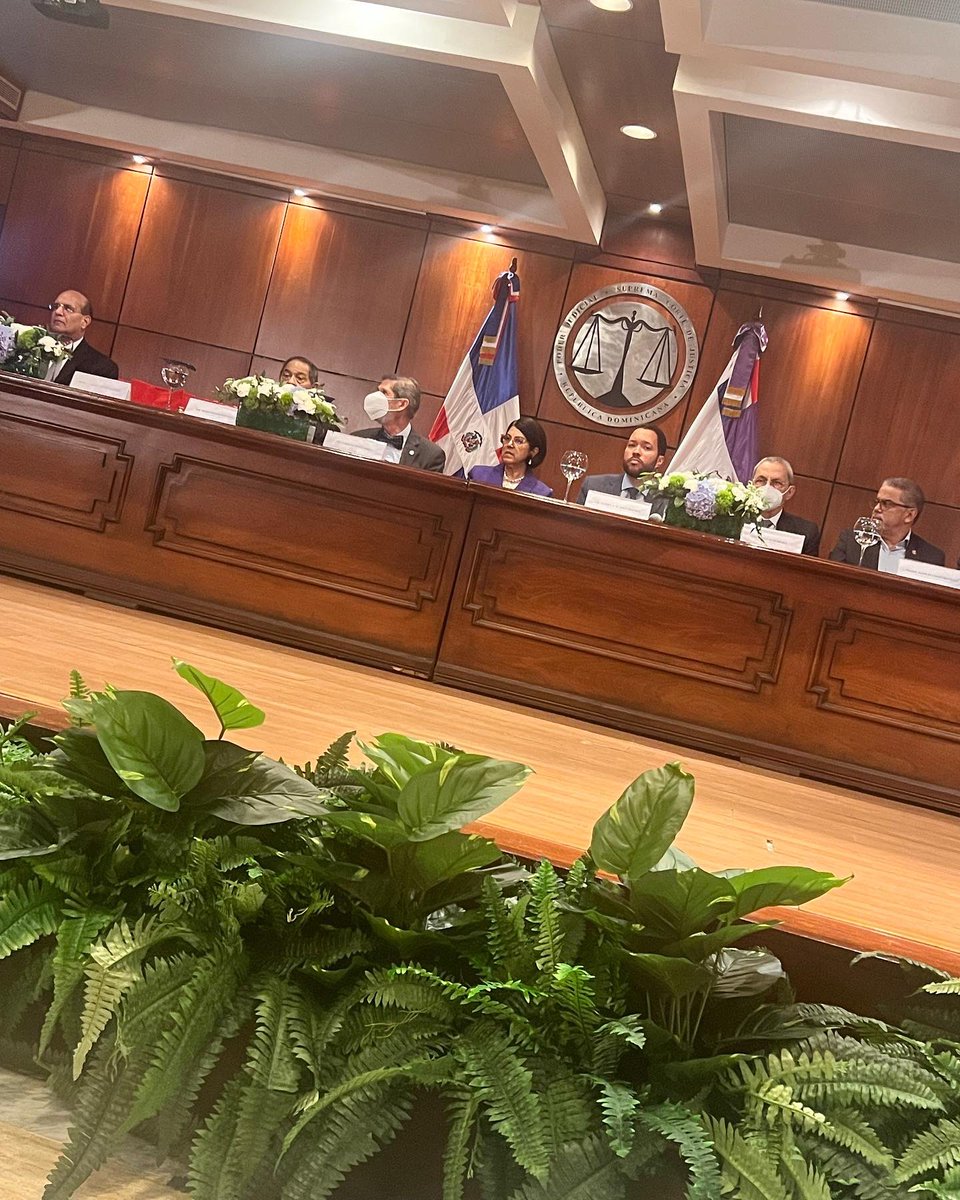 ALARCONPOLANCO's tweet photo. Un compromiso de honor, admiración y aprecio con el Lcdo. Fabio Guzmán Ariza y la puesta en circulación de su “Repertorio de la jurisprudencia civil, comercial e inmobiliaria de la República Dominicana (1908-2021)”. Una obra portentosa que marca un antes y un después en el país. https://t.co/rIxxrqfdyN