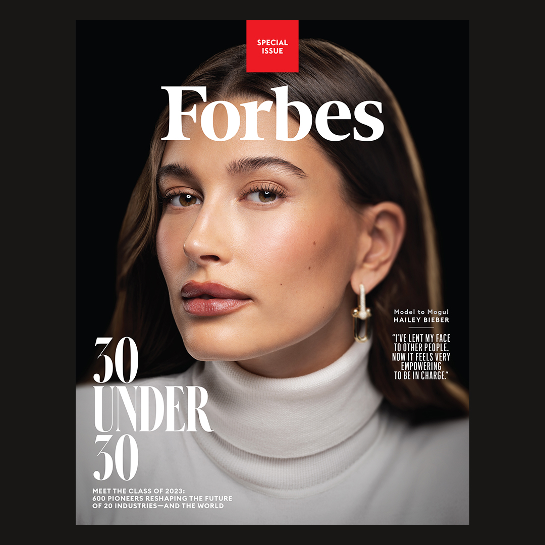 hereforhaiIey's tweet photo. hailey bieber you were born to be a legend https://t.co/kE82qWxS59