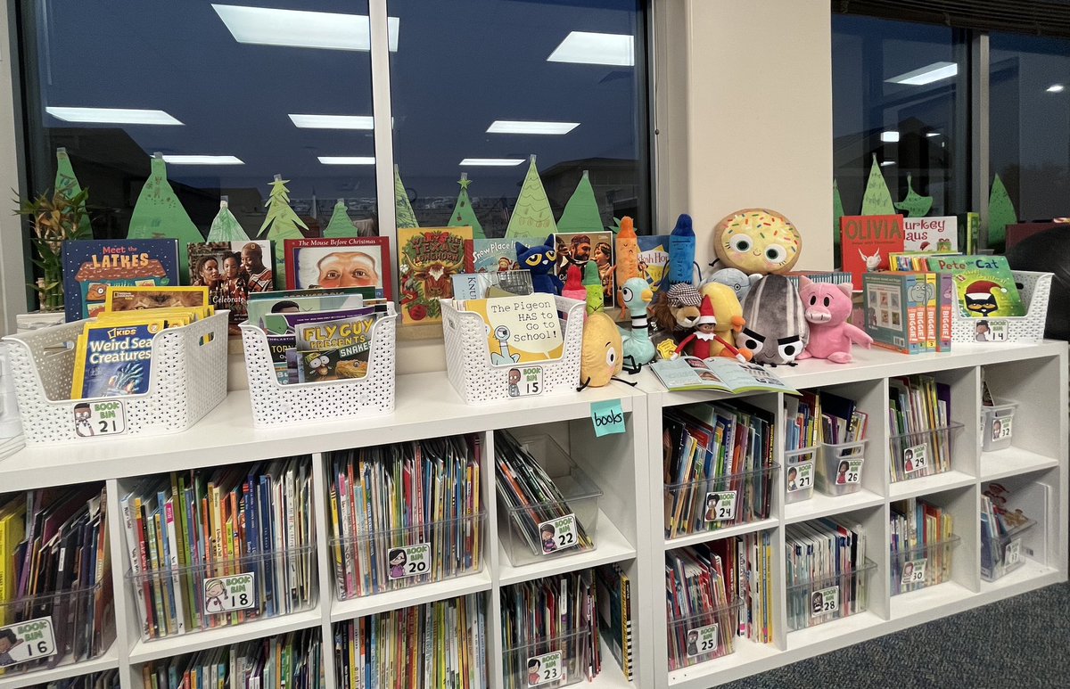 MsBoudny's tweet photo. Peppermint and her friends decided to read a nonfiction book since they have been listening in and learning about nonfiction in reading and writing!! @TWEHowl #twehowl #elfontheshelf #elfintheclassroom @The_Pigeon @PeteTheCat @IamJoryJohn #katyisd https://t.co/Zjecr3nxCY