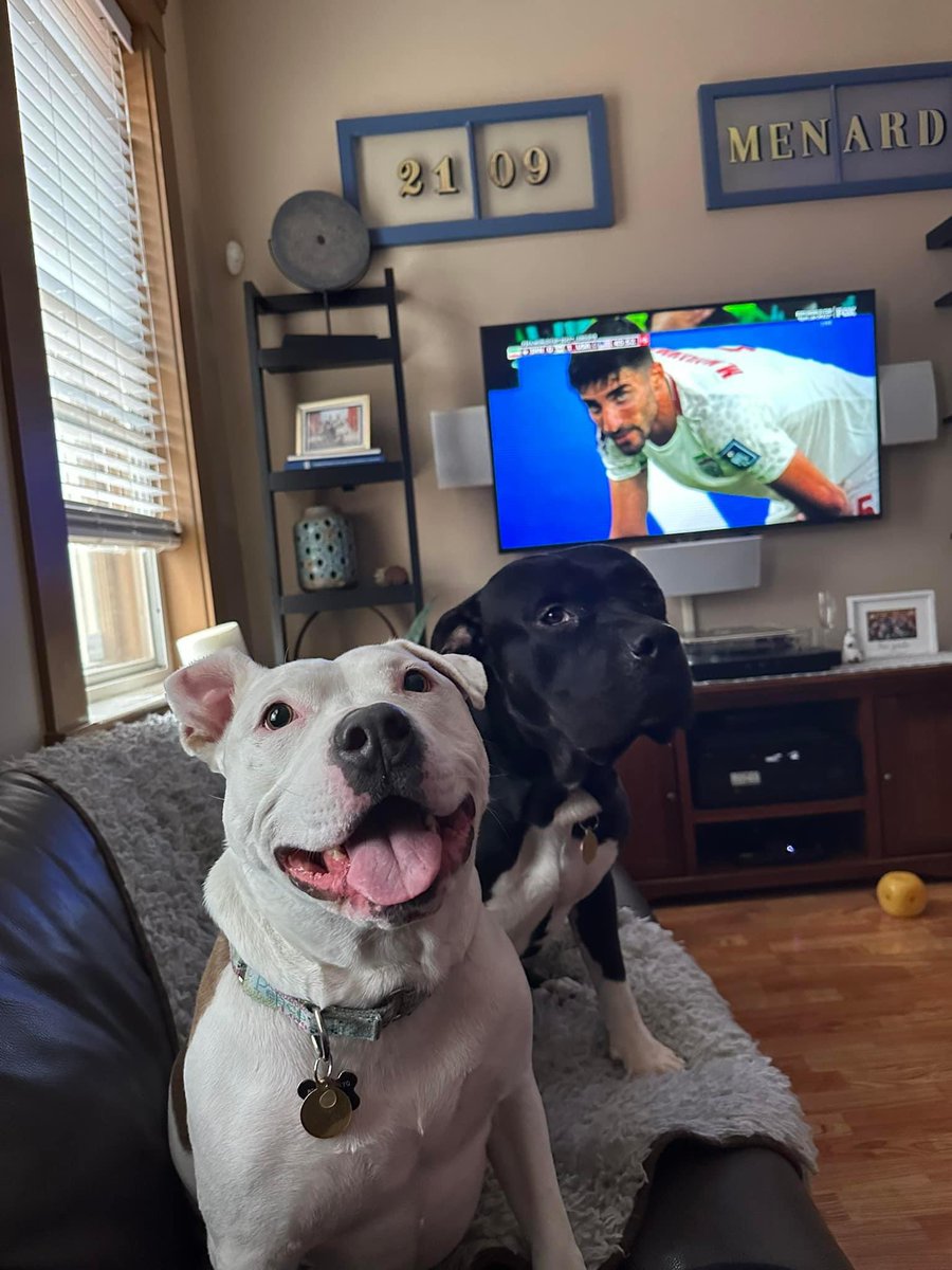 Foster brothers Checo/Chico & Kane enjoy late lunch breaks for the @FIFAWorldCup 🇺🇸⚽️