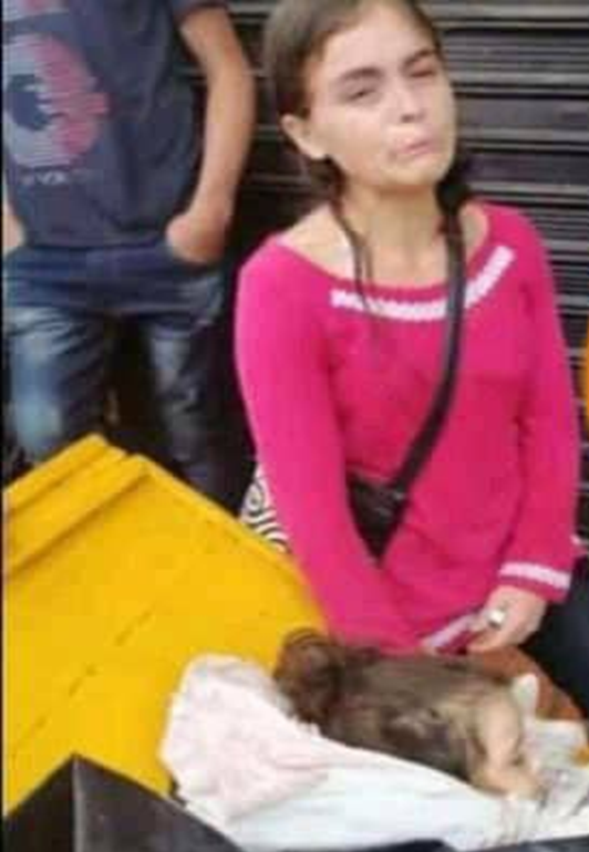 InforTvenezuela's tweet photo. Una niña de 5 años murió por complicaciones de salud en Boca de Grita,Venezuela,cuando se intentó pasar a Cúcuta,Colombia.
Según relata familiares y testigos la Guardia Nacional (GNB) No los dejaron pasar a lado Colombiano,ni en ambulancia ni en carretilla,muriendo a los minutos https://t.co/uCDtcLEmf7