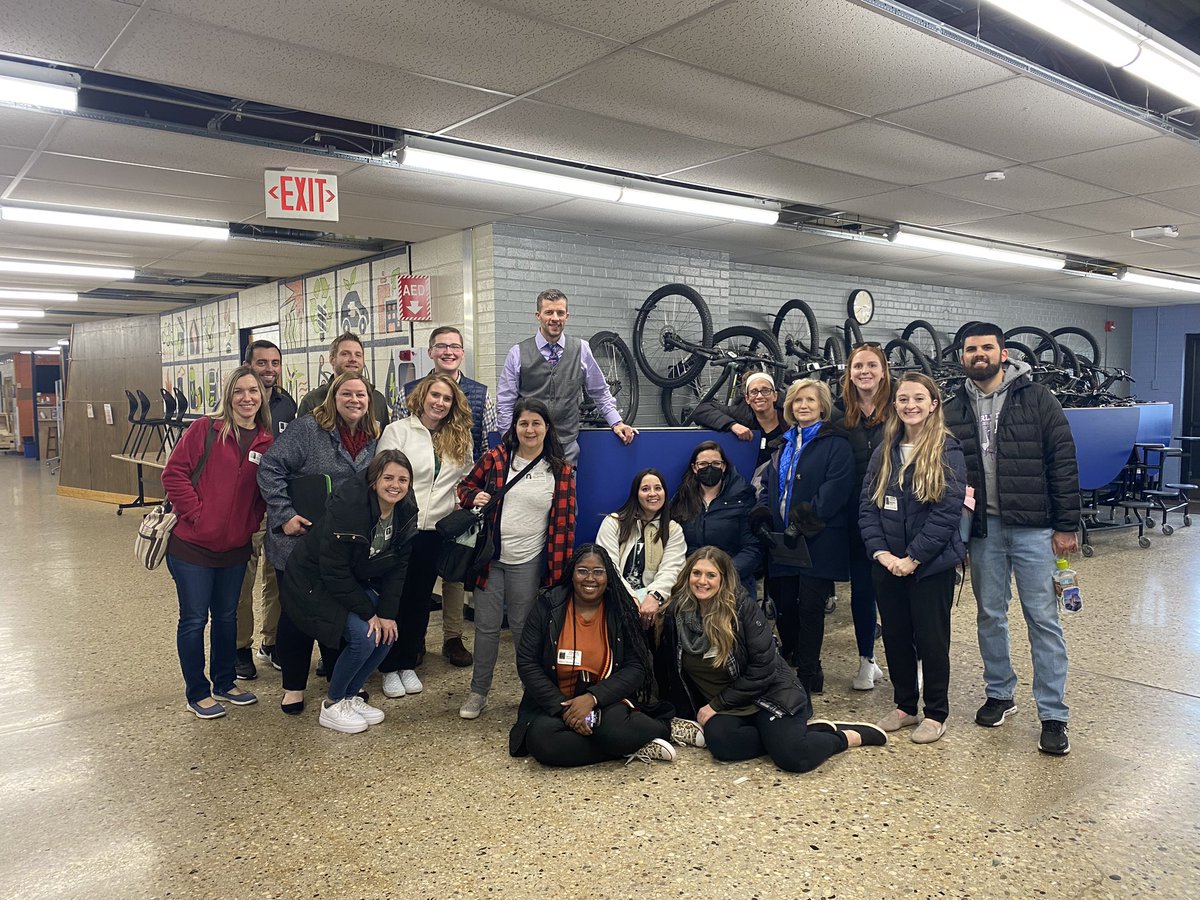 Awesome afternoon w/our #personalizedlearning crew from St. Louis today 🙏🏾

Talked shop for quite some time &amp; dove into #cbe #continuums #pbl #handsonlearning &amp; #flexiblelearning options!

✅ #StudentAgency continues to reign supreme at <a href="/STEM_Saratoga/">@STEM_Saratoga</a> 
🦾📝😁
<a href="/CESA1/">CESA 1</a> #i4PL