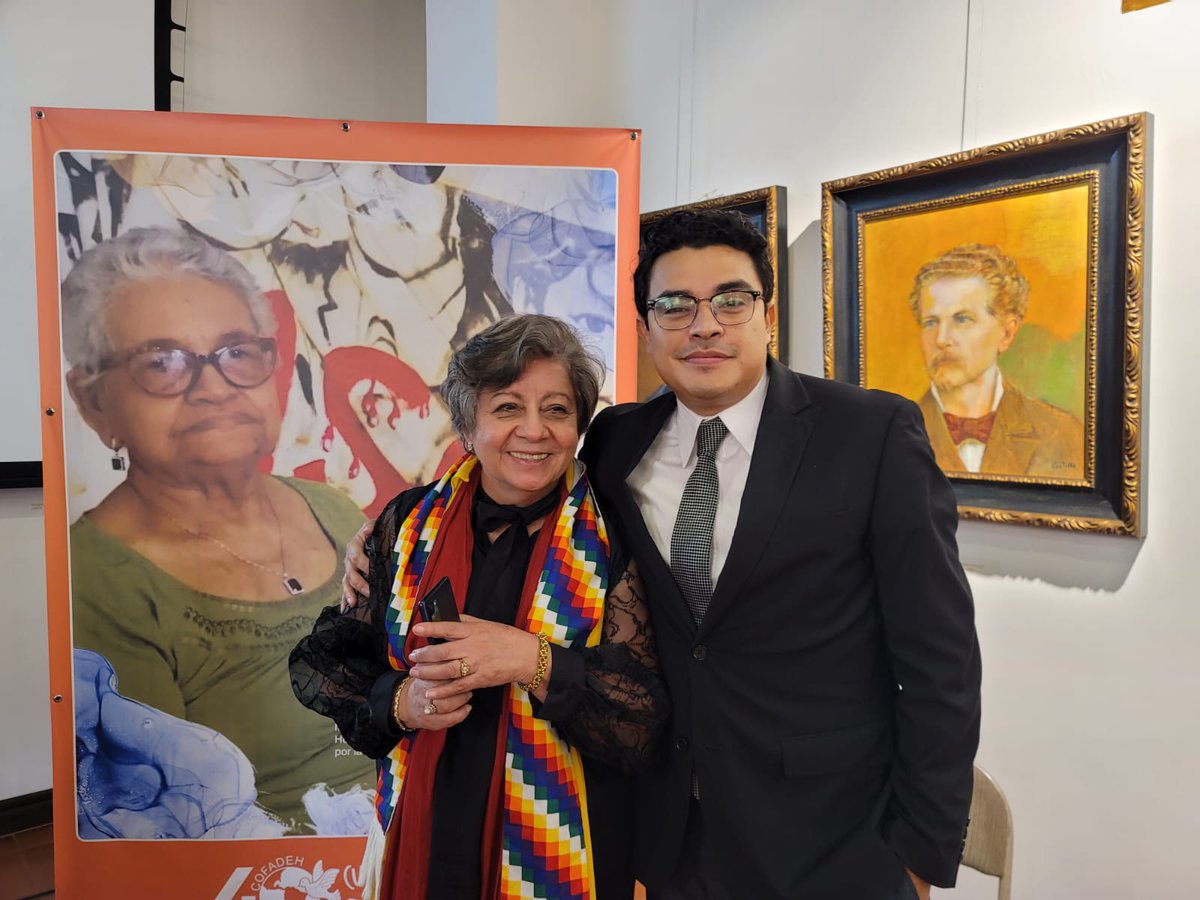 "Muchos estamos vivos gracias al COFADEH" - Carlos H Reyes. 
La frase es perfecta por qué es exacta. Gracias Berta Oliva <a href="/BertaOliva3/">Berta Oliva</a> gracias Comité de Familiares de Detenidos y Desaparecidos de Honduras (COFADEH) <a href="/defencofadeh/">COFADEH</a> Felices 40 años. Sigan que este pueblo les necesita.