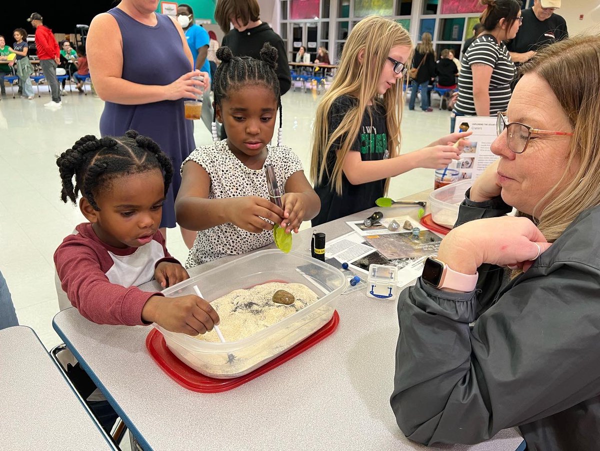 LakeWorthISD's tweet photo. The Perot Museum came out to Marine Creek Leadership Academy Tuesday night and students were able to participate in hands-on, interactive science activities such as holding a cloud bubble, making craters, orbit objects and creating objects in motion. #WorthIt https://t.co/6LIobyGbGD