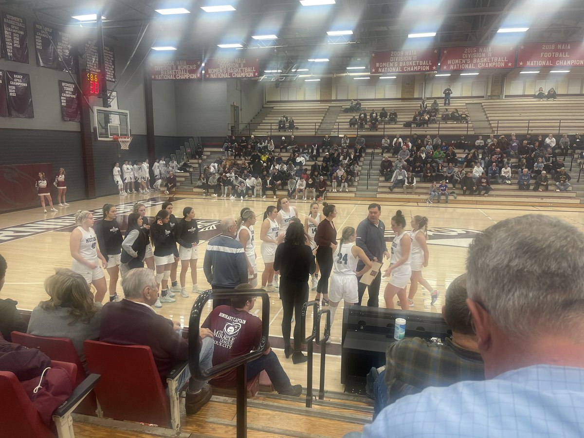 Post-Thanksgiving has been very busy. Had a great dinner with the faculty senate at the President’s House and enjoying a spirited line up against Concordia University. #MsideProud