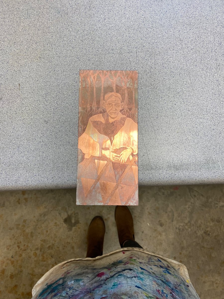 baigalaxies's tweet photo. Gosh, I just love doing art work that means something to me. It’s so therapeutic and I get to do it every day, I’m so lucky 🔥 #printmaking #intaglio #aquatint https://t.co/OsYoEoTuZB