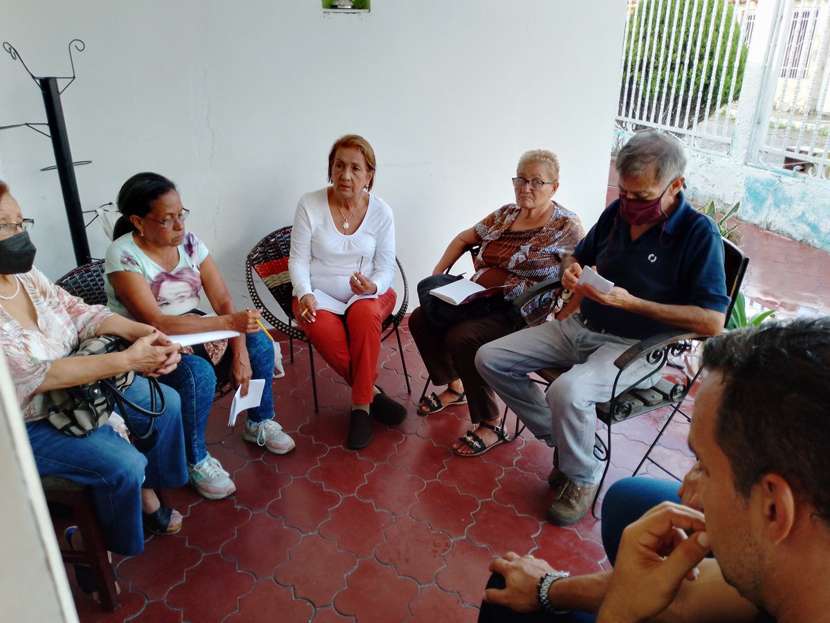 EmiliaMons's tweet photo. #30Nov22 un Café por la Democracia en Patarata Parroquia Catedral Iribarren. Seguimos llevando el mensaje de Unidad y participación en las primarias. https://t.co/f5LGQsI3S8