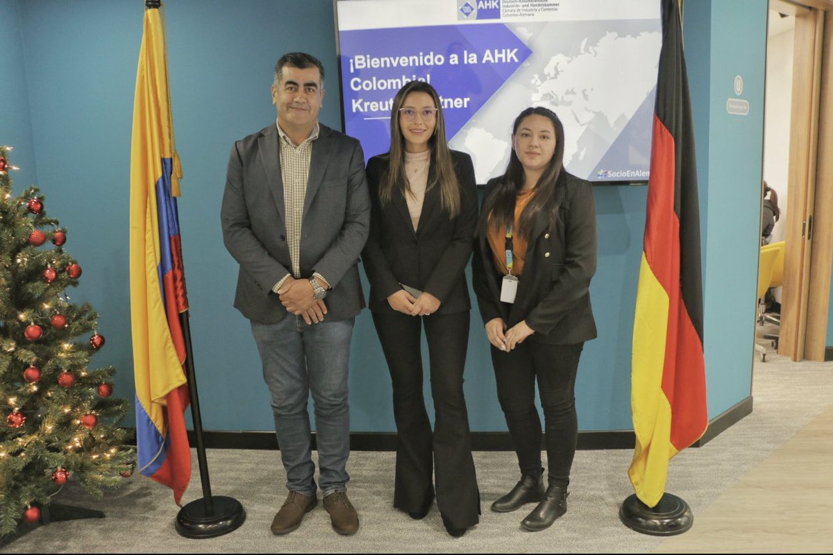 ApeCundinamarca's tweet photo. Acompañamos al @ServiciodEmpleo y al @Bundesagentur en el proceso de La empresa Alemana Elektro, quien llegó a #Colombia para iniciar la fase de entrevistas a los candidatos en el marco del #ProyectoTEAM 2.0 2022.
#RegiónQueProgresa
#EmpleoCundinamarca https://t.co/fN9caeEqEC