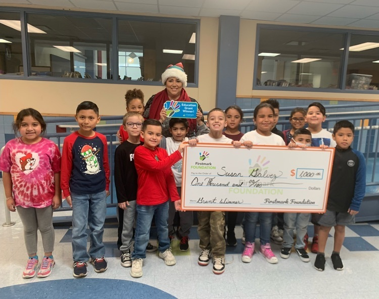 swisd_she's tweet photo. Congratulations to Mrs. Galvez and her 2nd grade class for receiving a $1000 grant from the Firstmark Foundation. This grant will be used to help her students learn about financial literacy. Way to go Mrs. Galvez!
#RootEdSkyHarbour #Firstmark Foundation #FirstmarkCU https://t.co/oglu2hLl3k