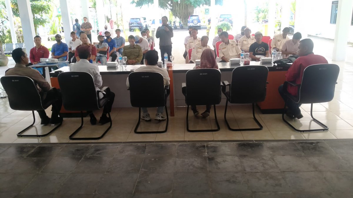 DesaKaligondo's tweet photo. Rabu, 30 November 2022
Kegiatan Bimbingan Teknis Sinergitas Pengembangan Budidaya Ikan Hias di Kabupaten Banyuwangi Tahun 2022 oleh Dinas Kelautan dan Perikanan Provinsi Jawa Timur yang bertempat di Aula Desa Kaligondo Kecamatan Genteng Kabupaten Banyuwangi https://t.co/DOJbBAyEMM