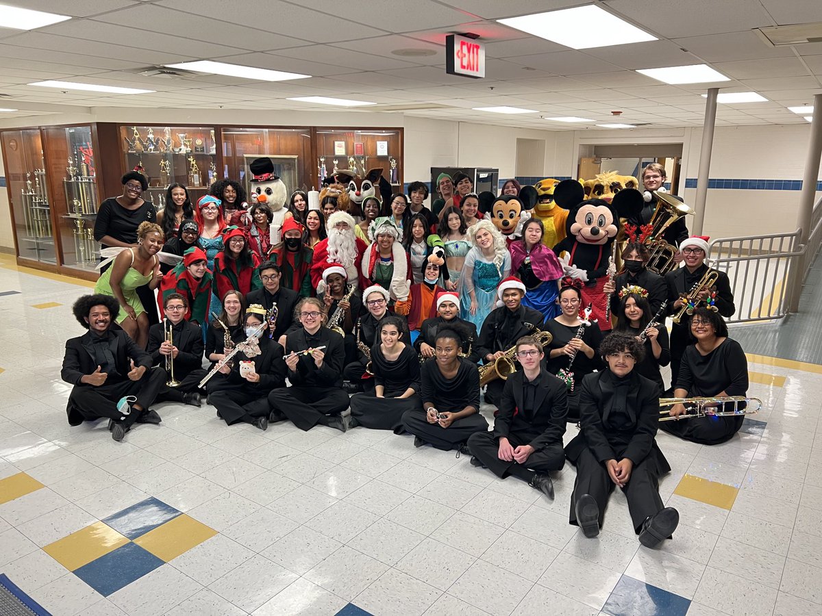 Lancer Band and Tiny Tots characters. We are so happy to perform our show this year after 2 years away. Thanks to our community for coming out to support us. We hope you had fun!